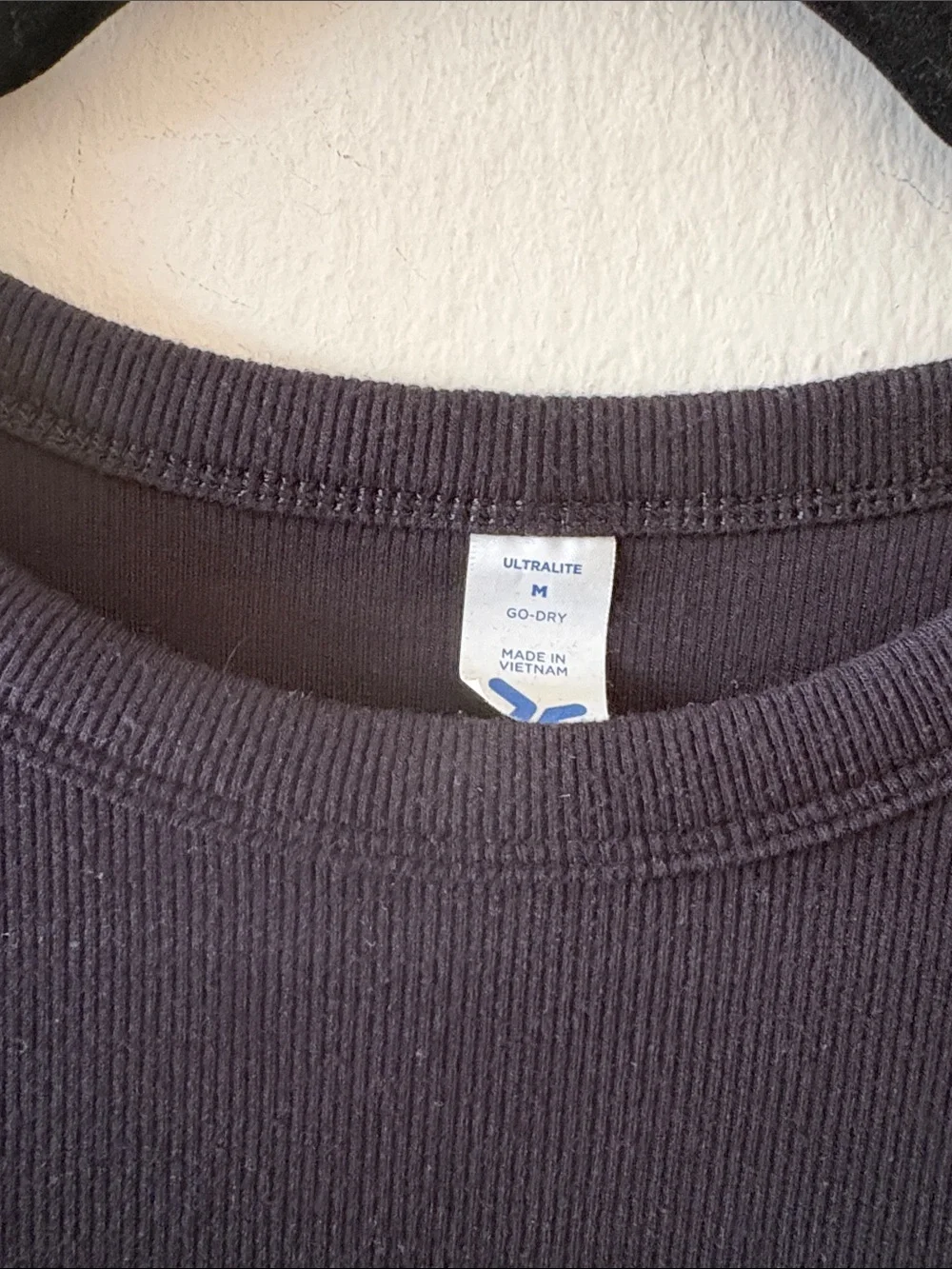 Old Navy Black Ribbed Ultralite T-shirt with Rounded Hem